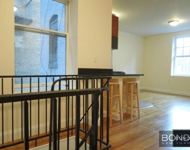 West 11th Street - Photo Thumbnail 3