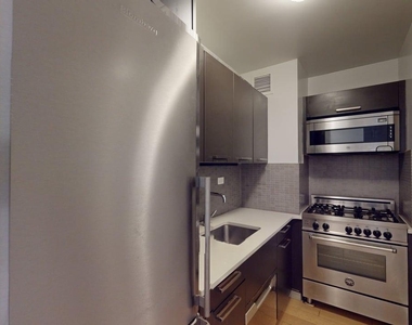 East 39th Street - Photo Thumbnail 5