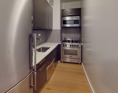 East 39th Street - Photo Thumbnail 6