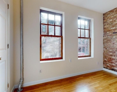 West 11th Street - Photo Thumbnail 1