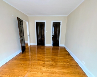 6701 North Greenview Ave. - Photo Thumbnail 3