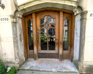6701 North Greenview Ave. - Photo Thumbnail 11