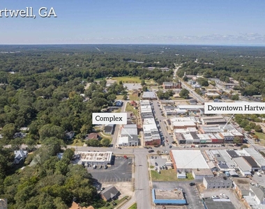 86 S Forest Avenue - Photo Thumbnail 13