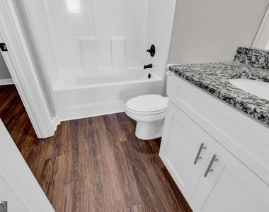 86 S Forest Avenue - Photo Thumbnail 12