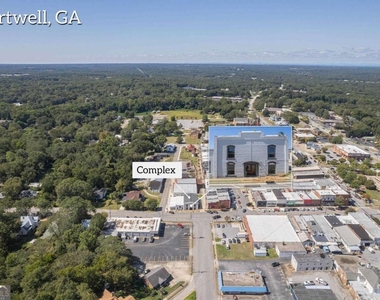 86 S Forest Avenue - Photo Thumbnail 14