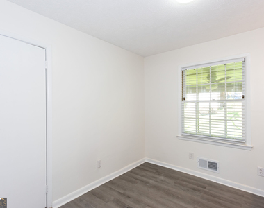 6551 Bussell Way - Photo Thumbnail 7