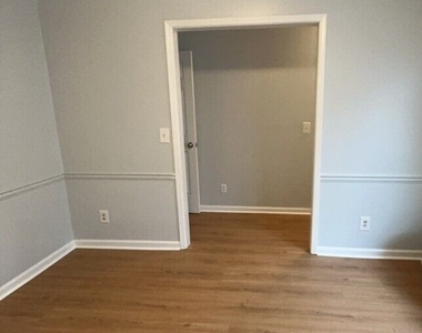 169 Walter Way - Photo Thumbnail 2