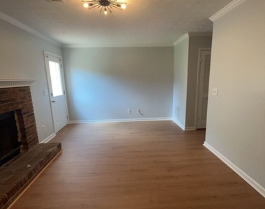 169 Walter Way - Photo Thumbnail 10