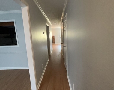 169 Walter Way - Photo Thumbnail 1