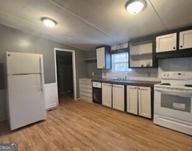 712 Speedway Road - Photo Thumbnail 2