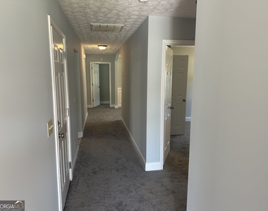 561 Highland Pointe Drive - Photo Thumbnail 3