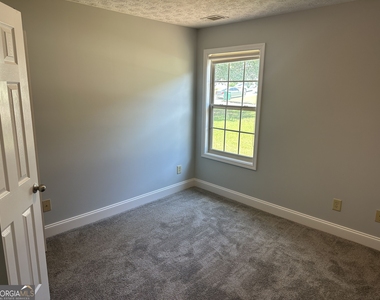 561 Highland Pointe Drive - Photo Thumbnail 7