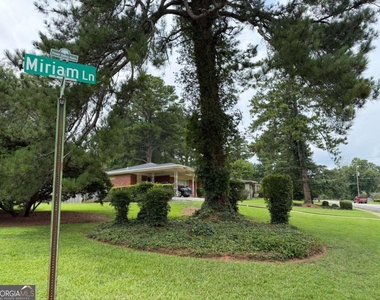 2465 Miriam Lane - Photo Thumbnail 19