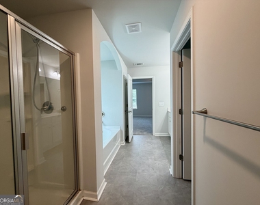 121 Quail Forest Circle - Photo Thumbnail 4