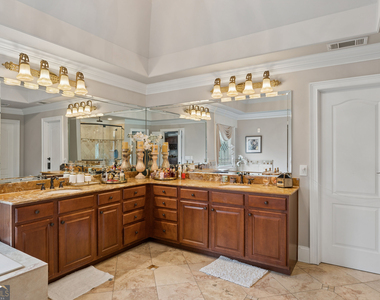 2660 Springbluff Court - Photo Thumbnail 14