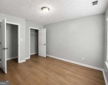 2490 Emma Way Nw - Photo Thumbnail 13