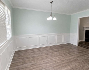1235 Grayland Hills Drive - Photo Thumbnail 4