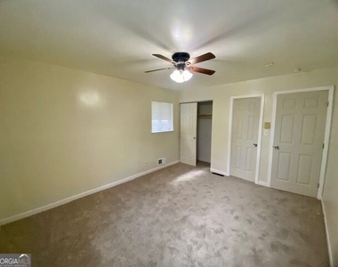 6425 Westbury Road - Photo Thumbnail 4