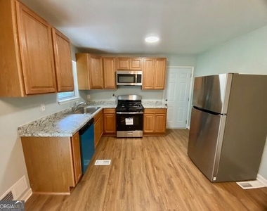 6425 Westbury Road - Photo Thumbnail 2