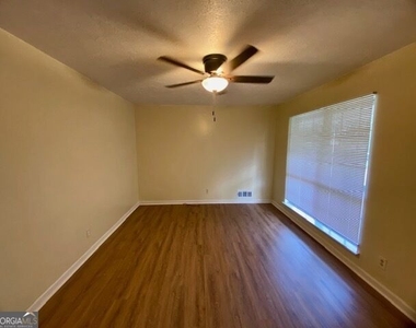 6425 Westbury Road - Photo Thumbnail 1