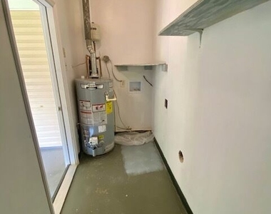 6425 Westbury Road - Photo Thumbnail 11