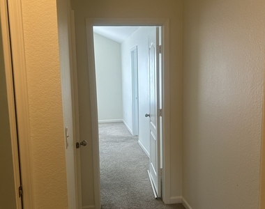 1253 Chinon Point - Photo Thumbnail 13