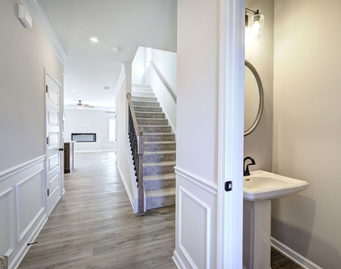 401 Perth Drive - Photo Thumbnail 31