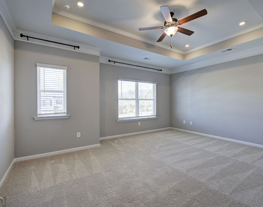 401 Perth Drive - Photo Thumbnail 24