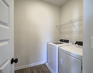 401 Perth Drive - Photo Thumbnail 20