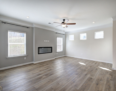 401 Perth Drive - Photo Thumbnail 11
