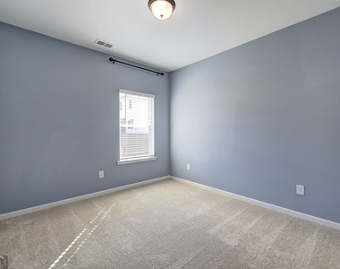 401 Perth Drive - Photo Thumbnail 18