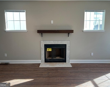82 Liberty Court - Photo Thumbnail 4