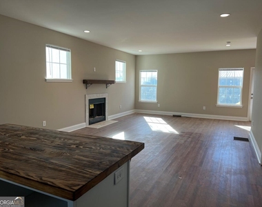 82 Liberty Court - Photo Thumbnail 1