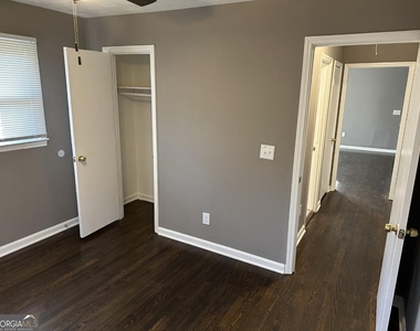 1545 Gaylor Drive - Photo Thumbnail 10