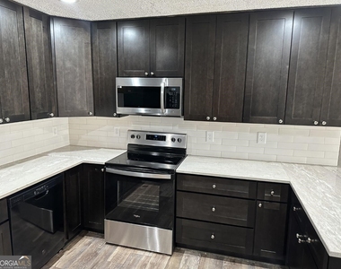 1545 Gaylor Drive - Photo Thumbnail 4