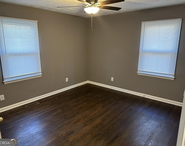 1545 Gaylor Drive - Photo Thumbnail 11