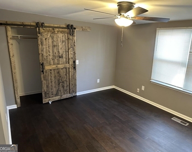 1545 Gaylor Drive - Photo Thumbnail 13