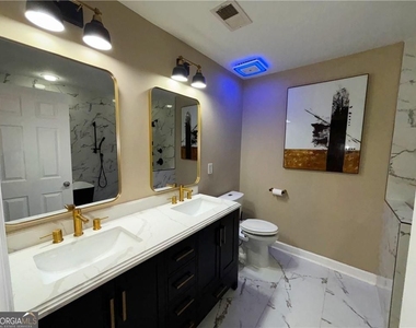 2976 Ashlyn Crest Court - Photo Thumbnail 11