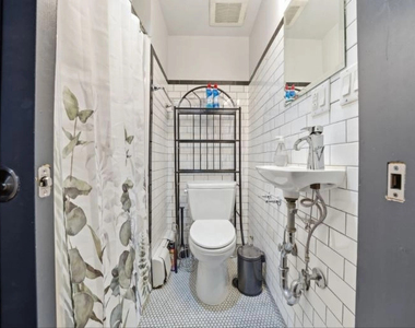 509 East 87th Street - Photo Thumbnail 6