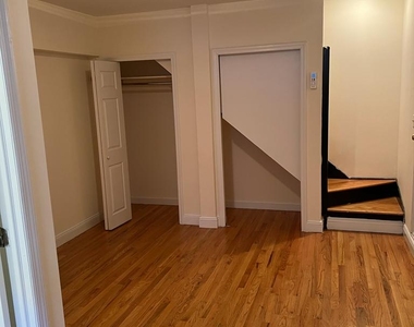 East 78th  Street - Photo Thumbnail 10