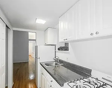 208 West 82nd Street - Photo Thumbnail 2