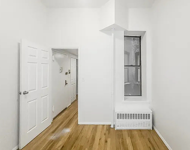 208 West 82nd Street - Photo Thumbnail 4