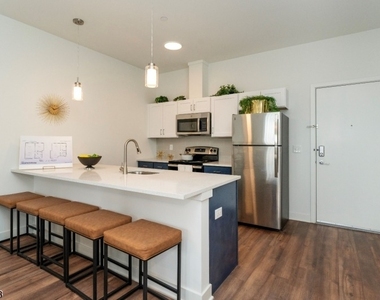 18 W Main St - Photo Thumbnail 2