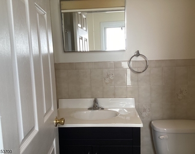 275 Wanaque Ave - Photo Thumbnail 10