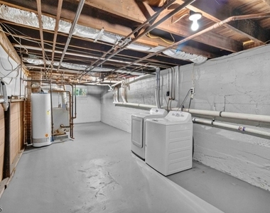 33 Grant St Unit 2 - Photo Thumbnail 14