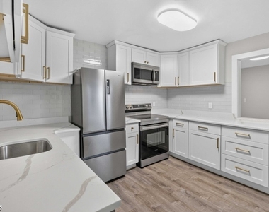 33 Grant St Unit 2 - Photo Thumbnail 4