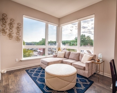 320 Valley St - Photo Thumbnail 10