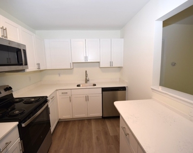 1311 King Ct - Photo Thumbnail 3