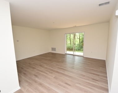 1311 King Ct - Photo Thumbnail 7