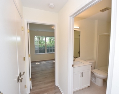 1311 King Ct - Photo Thumbnail 15